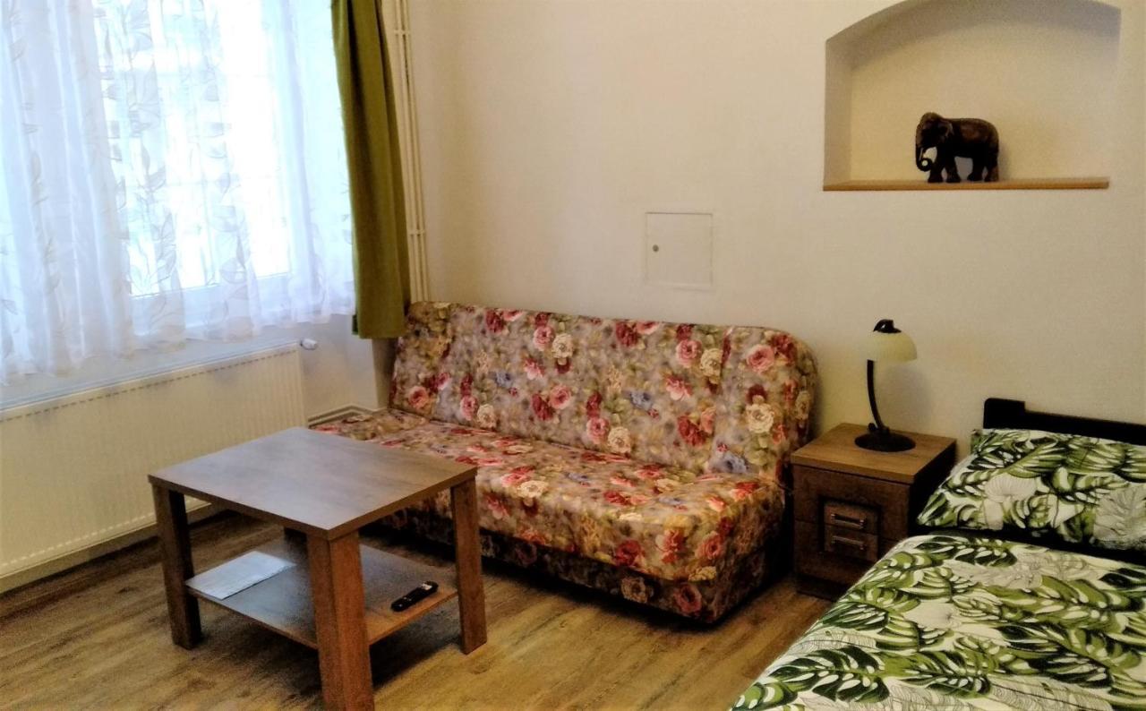 Apartmany Kukacci Hnizdo Benesov nad Ploucnici Exterior photo